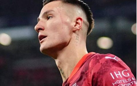 22岁德甲妖锋横空出世看不上沙特土豪转会费1亿欧两大豪门疯抢