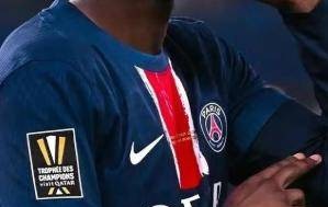 从三冠王到可能丢榜首！巴黎1-3惨败送大礼，朗斯今晚赢球就登顶，法甲真要变天？