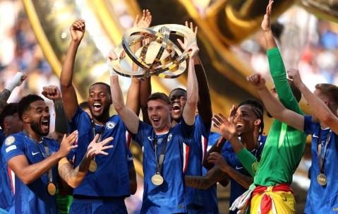 世俱杯切尔西3-0巴黎夺冠，帕尔默造三球，欧冠新贵被打回原形