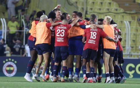 欧冠回顾：仁仰马翻！惨案制造机齐翻车，尤文大逆转，阶段赛终于有看头了