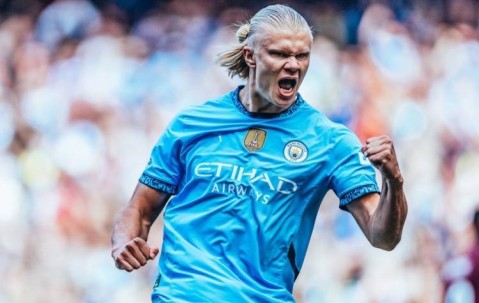 今日是哈兰德25岁生日，曼城社媒：祝我们的9号生日快乐🥳🩵