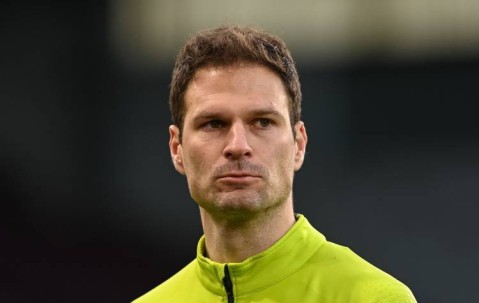 罗马诺&天空体育：38岁门将贝戈维奇将免签加盟莱斯特城