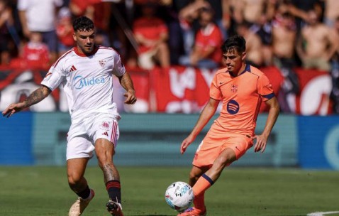 巴萨1-4负塞维利亚！111亿卫冕冠军遭遇联赛首败，丢掉榜首位置