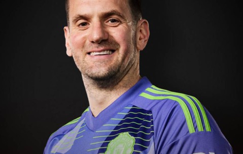 曼联本周官宣39岁门将续约！4000万粉碎大马丁红魔梦，奥纳纳不走买不起