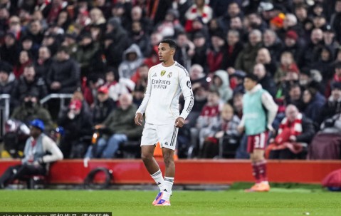 重创！阿诺德伤停两月 皇马右路告急 欧冠生死战遭遇防线危机