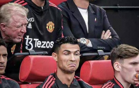 惊天反转！C罗天价合同内幕，不是沙特跪舔，是他在欧洲无人问津