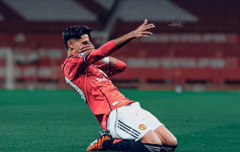 曼联送跑车游说小梅西放弃巴萨梦！留队未来可当王牌，获誉最强10后