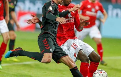 德甲保级生死线！弗赖堡主场战美因茨，稳固与突围的较量