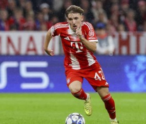 17岁边锋崭露头角:创造欧冠与德甲多项纪录,孔帕尼的支持功不可没