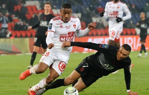 法甲欧战资格争夺战：布雷斯特主场狙击，里尔客场能否突围？​