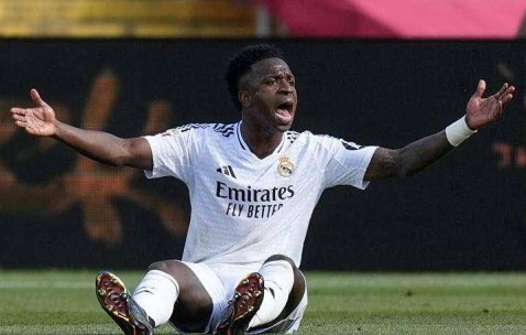 要价3000万欧元！皇马在续约维尼修斯时遇到困难，伯纳乌走到十字路口