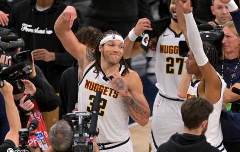 掘金拉满主力戈登逆天绝杀 快船逆转失败仍握有先手