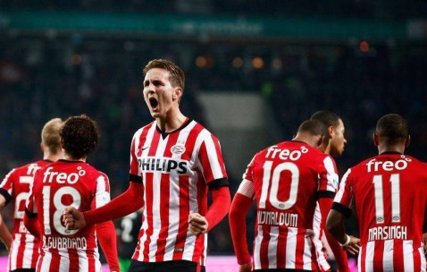 埃因霍温VS那不勒斯！荷甲豪门主场争生机，意甲劲旅冲小组前二