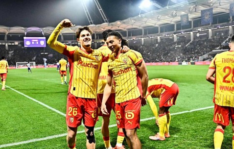 朗斯豪取9连胜，法甲领头羊疯狂晋级法国杯十六强，大巴黎是否担忧？