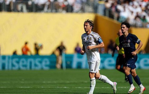 比赛态度存在问题，防线承受巨大压力，皇马0-4不敌巴黎，无缘世俱杯决赛