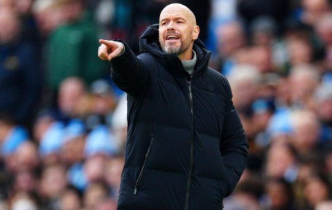 斯内德担心邓弗里斯的心态，滕哈赫需要管理层的决心