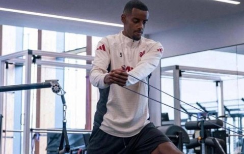 欧冠豪门全胜，巴黎或面临出局压力，皇马拜仁利物浦冲刺前四