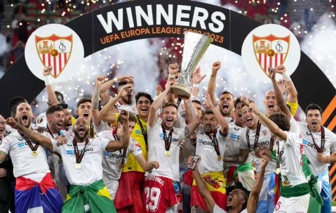 西甲中游对决！塞维利亚主场迎战埃尔切，传统劲旅能否扭转颓势