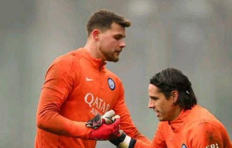 国际米兰应谨慎考虑奥纳纳的重返，小马丁需更多机会发展