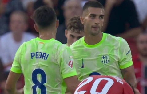 3-0！西甲太刺激，半场两人染红，巴萨开门红，最佳球员亚马尔！