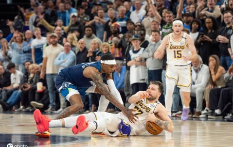 雷迪克不满判罚：东契奇绝对是被绊倒的 我们应获得罚球