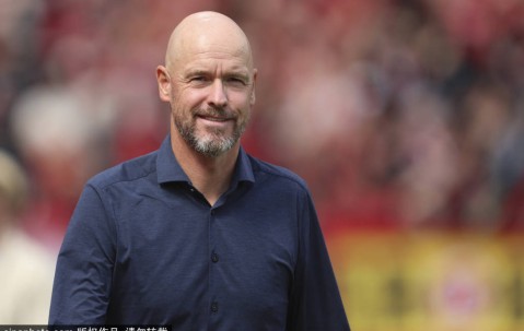 药厂德甲梦碎！2轮领先仍被绝平，滕哈赫的战术挑战何时终结？