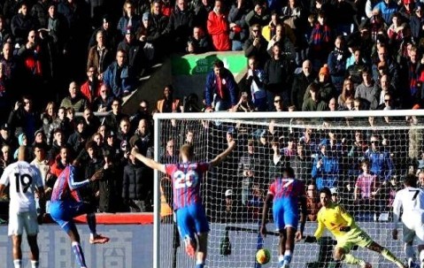 马特塔重罚点球引争议，新规导致曼联率先失分