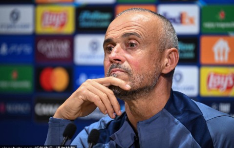 恩里克荣获克鲁伊夫奖：四冠荣耀背后的战术与故事