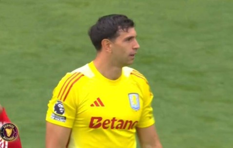 价值一亿的进球裁判可吹可不吹曼联自己不懂比赛该赢不该赢？