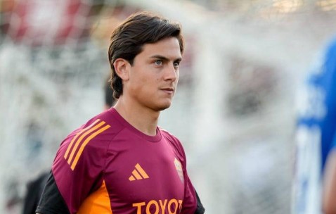 足坛狂欢夜：曼联4-4惊天平局，罗马小胜续命，贝蒂斯难求三分终止连胜