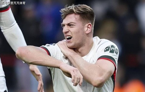 这下真信了！切尔西9号魔咒无人可破，新援中锋再遭严重伤情困扰