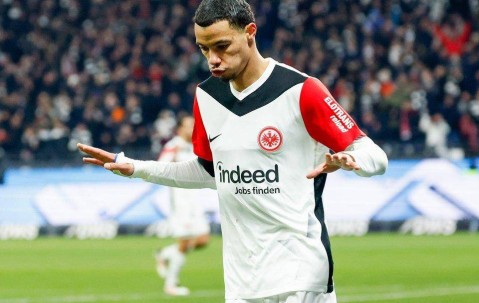 法国妖锋22球12助！德甲标价1亿欧，英超红蓝争夺战