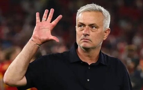 波尔图7连胜领跑，穆帅争冠路艰难