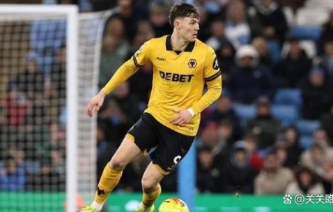 意甲冰火两重天！米兰3200万射手体检告吹，国米捡漏1米97天才中场