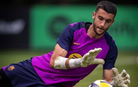 48小时闪电战，巴萨续约佩尼亚后急租科莫，小法砸80万押宝意甲首秀