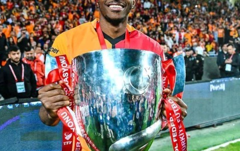 穆里尼奥压力倍增！7500万欧创土超纪录，加拉塔萨雷豪购奥斯梅恩