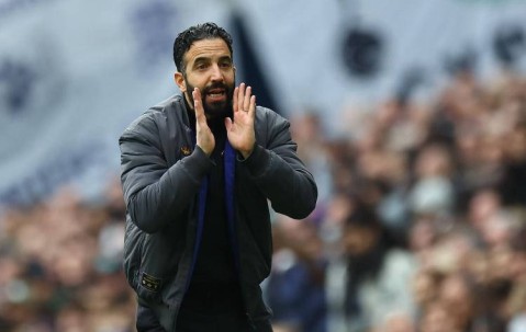 曼联困境深层剖析：为何所有努力均难以根本改变现状？