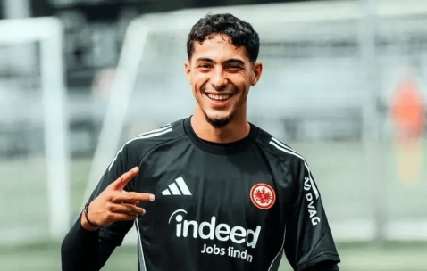 德甲焦点战：卫冕冠军迎战雄鹰！勒沃库森VS法兰克福