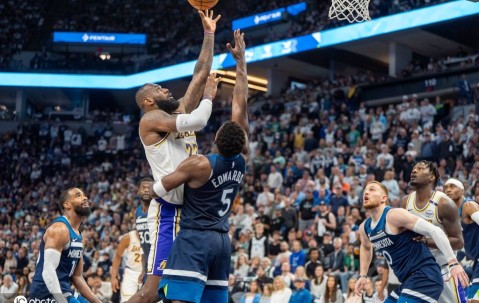 东詹合计空砍65分 湖人不敌森林狼总分1-3被夺赛点