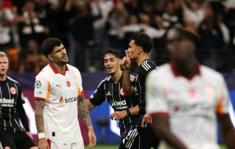 法兰克福主场五球大胜 加拉塔萨雷防线支离破碎