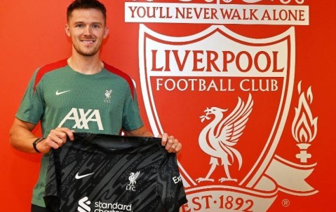 官方：利物浦免签28岁门将伍德曼，球员此前效力普雷斯顿