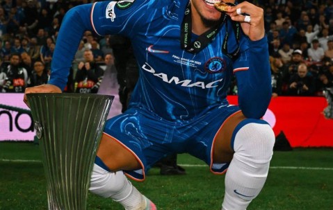 桑乔夺冠后官宣不回曼联，替补进球或改变命运！拥抱安慰哭泣的败将安东尼