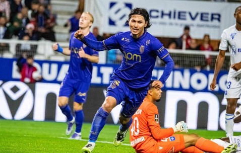 南野拓实闪耀法甲：率队2连胜逼近榜首