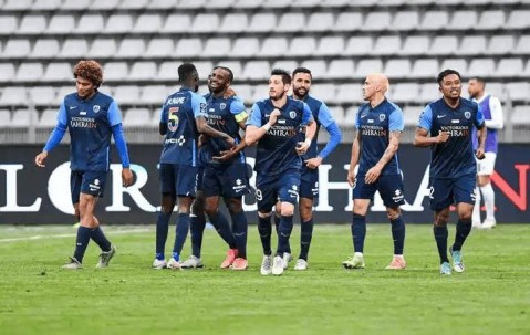 法甲焦点战：巴黎 FC 主场保级死磕！里昂客场能否稳冲前三？