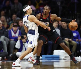 弗拉格24+4+3浓眉24+14 马克西38分76人力克独行侠