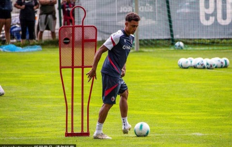 摩洛哥中场艾尔阿祖齐：从博洛尼亚到法甲的职业重启