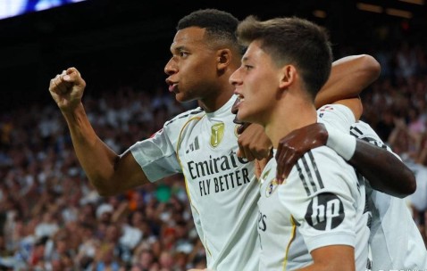 西甲豪强三连胜，皇马登顶积分榜，姆巴佩射门不准