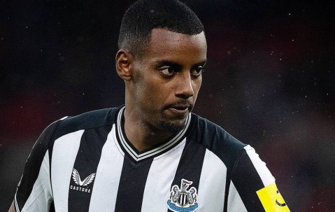 埃基蒂克2场造3球，纽卡斯尔坚持要价1.5亿镑，伊萨克还值得买吗