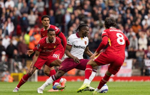 9500万！米兰死咬天价，拜仁挖角莱奥恐梦碎？父亲密谈引爆悬念