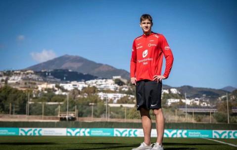 曼联继续刮彩票！曝欲签马奎尔接班人，并争夺1500万法甲新姆贝莫